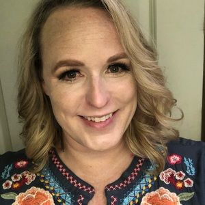 Meet your Posher, Stephanie